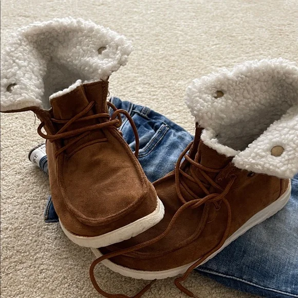 Gypsy Jazz Brown Ankle Boots with White Fur Lining - Picture 14 of 14